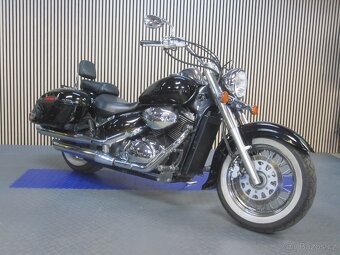 Suzuki VL 800 Intruder - 2