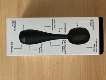 Značkový přístroj na čištění pleti PMD CLEAN PRO - 2