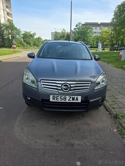 Nissan qashqai+2 2.0benzin dovoz uk - 2