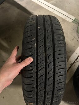 4x kola (Nissan) + 4x letní pneu 185/65 R14 T - 2