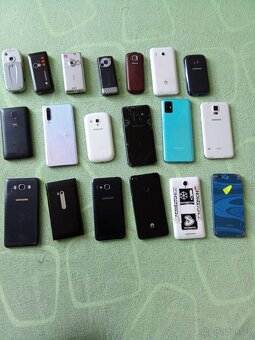 Prodám sbírku mobilních telefonů - 2