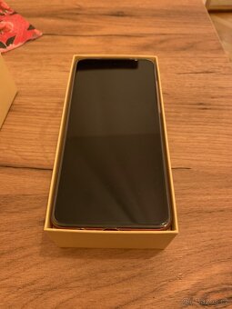 Motorola G84 / 256GB / 5000 mAh - 2