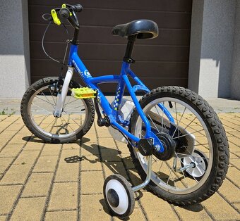 Modré kolo Decathlon BTWIN velikost 16" s pomocnými kolečky - 2