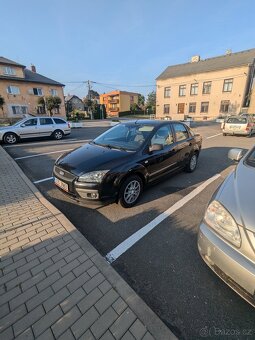 Ford Focus 1.6 benzín - 2