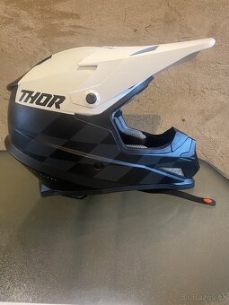 Prodám vybavení na motokros. - 2