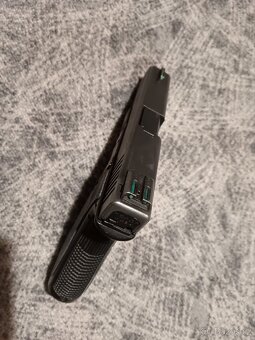 Pistole Glock 17 - 2