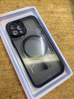 Magnetický obal na IPhone 12pro - 2