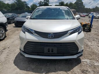 Toyota Sienna XLE 2021 - 2