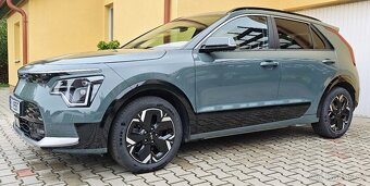 Kia e-niro 64,8 khw 150 Kw model 2023 původ ČR +DPH - 2