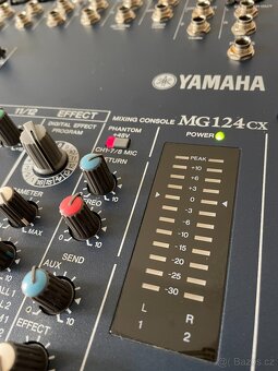 Yamaha MG124cx - 2