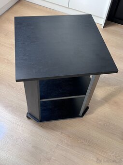 Konferenční stolek na kolečkách - 2