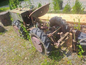 Malotraktor kloubový cca  600kg - 2