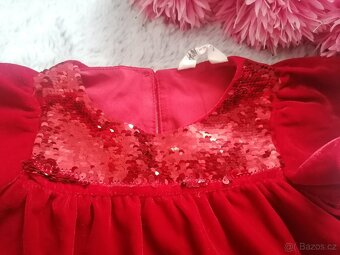 Krásné šaty na vánoční focení - 2