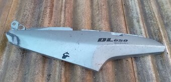 Suzuki DL650 Plast levý zadní - 2