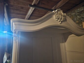 Starožitná skříň - 2