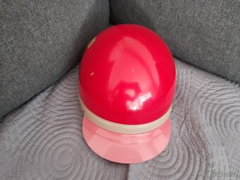 Stará retro helma kokoska za 949,- - 2