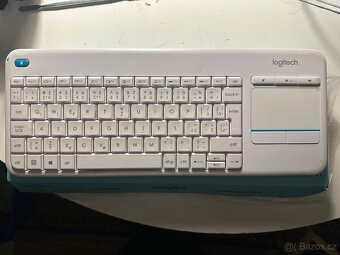 Logitech K400 plus TV - 2