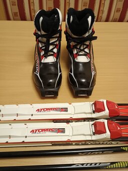 Dětské běžky Atomic 120 cm s vázáním SNS +boty a hole ZDARMA - 2