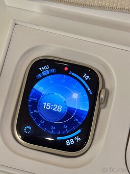 Apple Watch Series 9 (45 mm) – skvělý stav, kompletní balení - 2