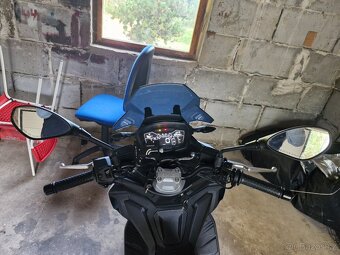 Aprilia SR-GT 125 - 2