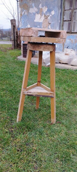 Dřevěný otočný stojan / Sochařský pracovní stolek - 2