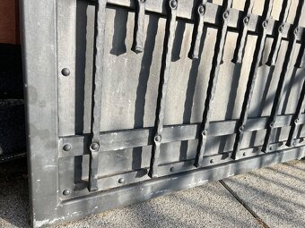 Kovová masivní branka - 2