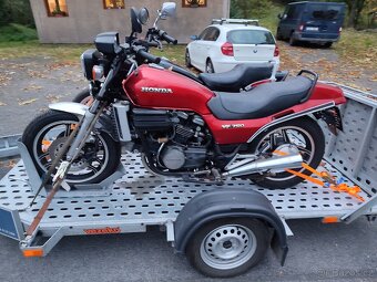 Honda VF750S Sabre V-Four - 2