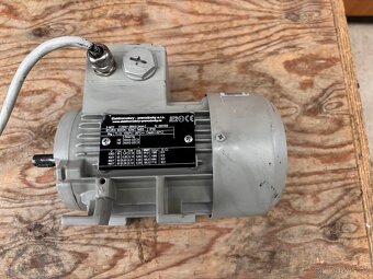 Elektromotor 0,18 kW / 1385 ot./min - 2