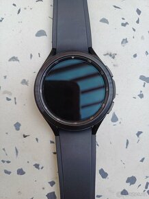 Chytré hodinky Samsung Galaxy Watch4 Classic 42mm - 2