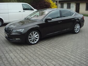 Škoda Superb 2.0tdi 110kw Elegance 2015 142tkm manual - 2