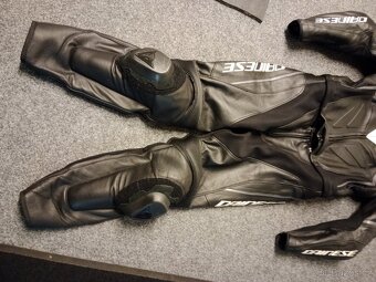 Dainese kombinéza, batoh,boty cena za vše - 2