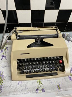 Psací stroj - 2