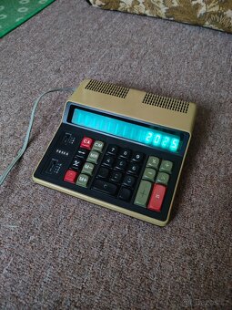 Retro kalkulačka Tesla OKU 104 - 2