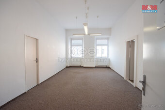 Pronájem kanceláří 95 m², Pardubice, ul. 17. listopadu - 2