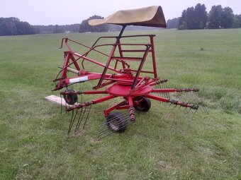 prodám nesený shrnovač sena Pottinger 321 U - 2