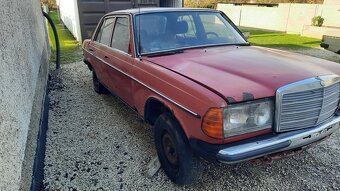 Mercedes w 123 , piano - 2