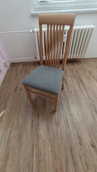 Jídelní stůl+ 4 židle - 2