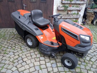 Husqvarna zahradní traktor - 2