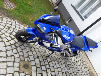 YAMAHA YZF R1 - 2