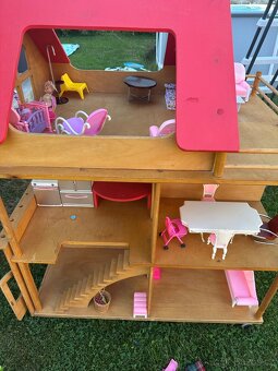 Domeček pro barbie - 2