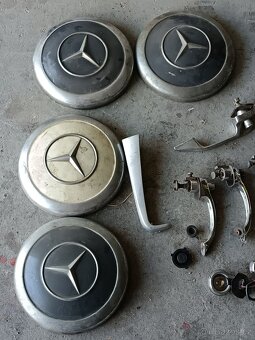 Mercedes W110 - 2