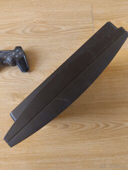 PlayStation 3 slim - 2