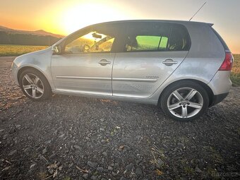 VW Golf 5 - 2