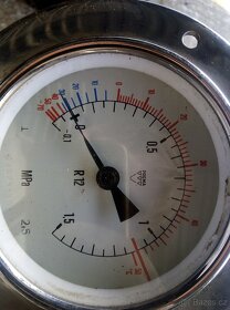 Ukazatel tlaku a podtlaku - 2