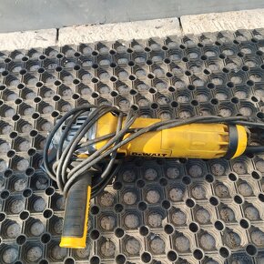 UHLOVÁ BRUSKA DEWALT 125 MM - 2