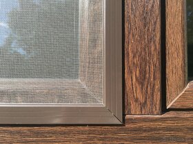 okna VEKRA, trojskla Ug0,6, tmavý dub / bílá - 2