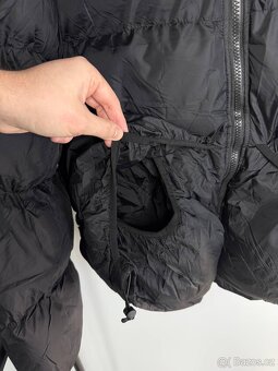Stüssy 800 Fill Puffer Jacket — černá s růžovou podšívkou - 2