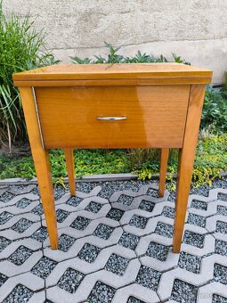 Elektrický šicí stroj Lucznik 415 TUR 2 se stolkem - 2