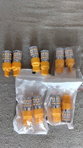 Led žárovky 12V žluté / červené - 2