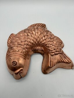 Sběratel nabízí staré měděné formy - 2